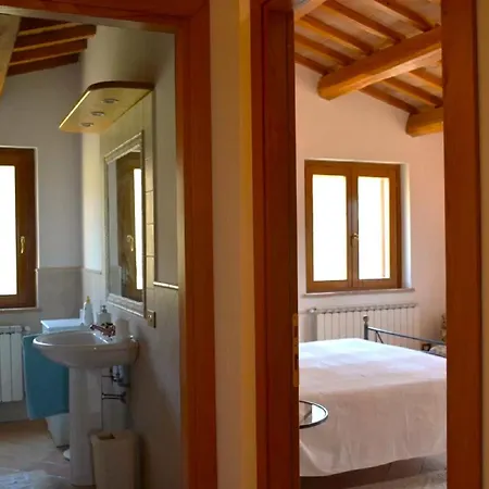 Scappo In Umbria, Il Pennacchio