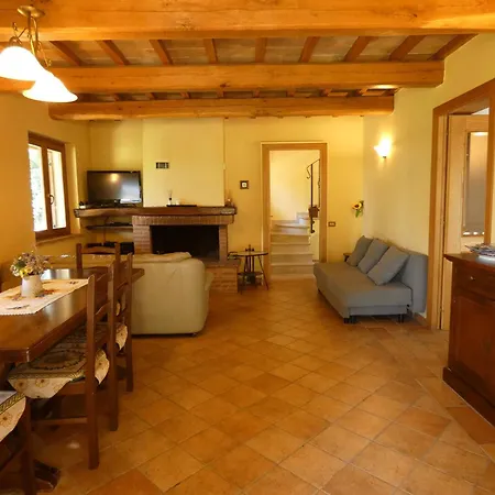 Scappo In Umbria, Il Pennacchio Villa